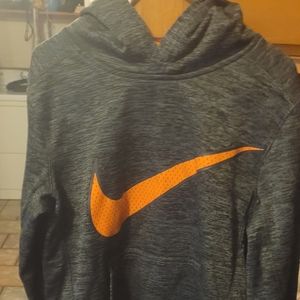 Boys size 7 Nike dri fit sweatshirt